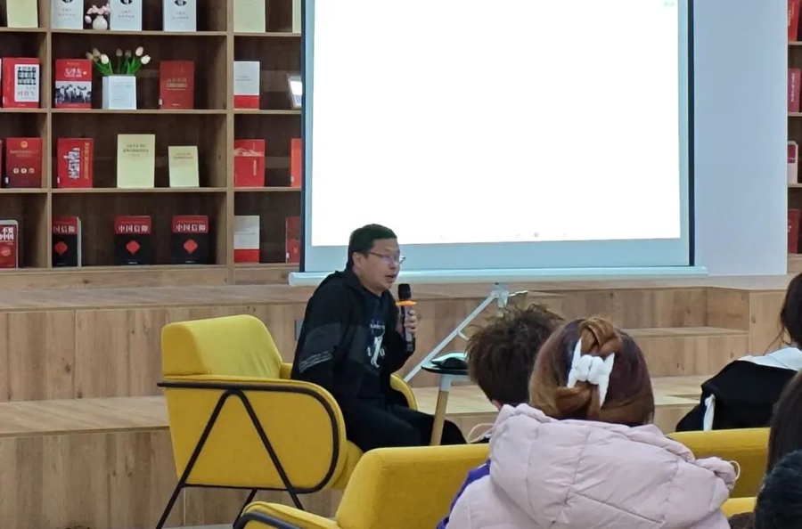 3 3